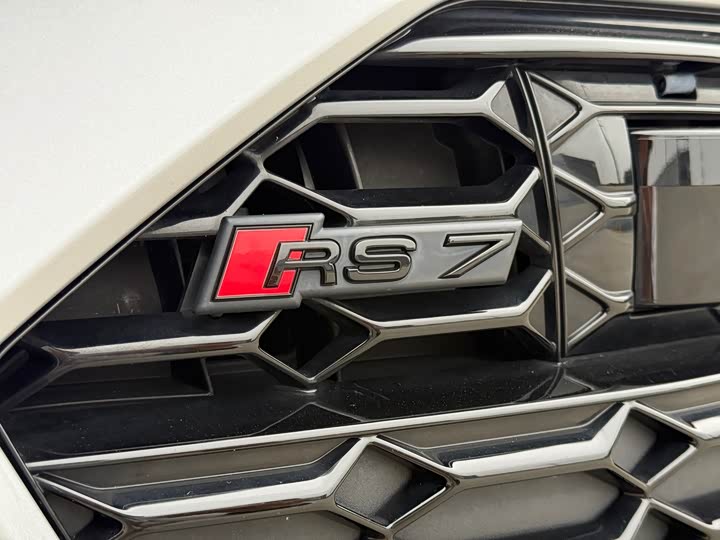 Фото 18 - Audi RS 7