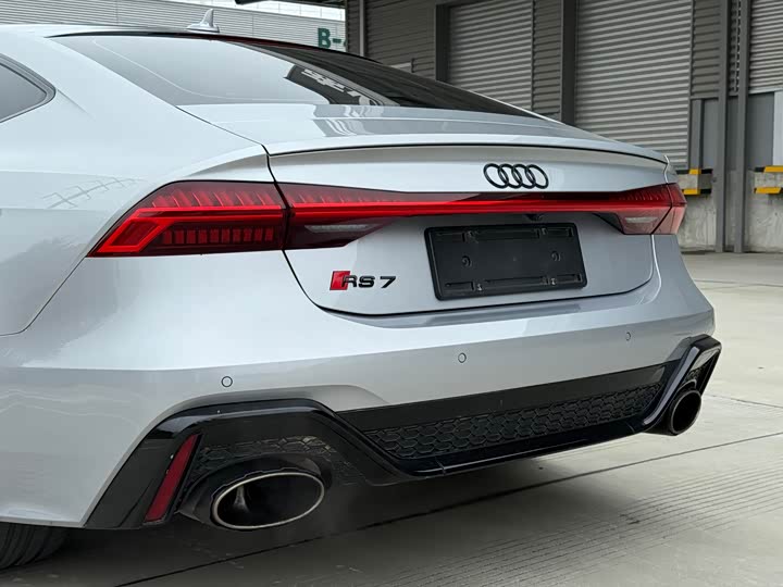 Фото 20 - Audi RS 7