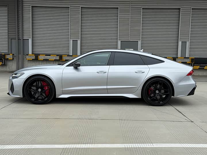 Фото 22 - Audi RS 7