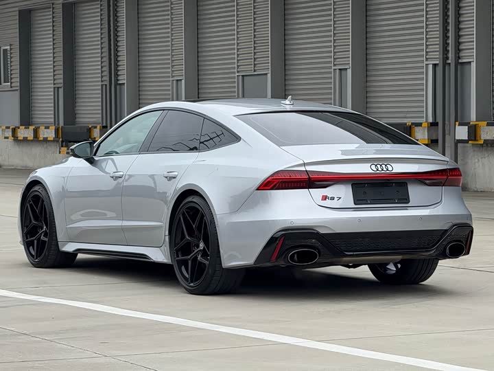 Фото 4 - Audi RS 7