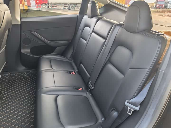 Фото 14 - Tesla Model Y