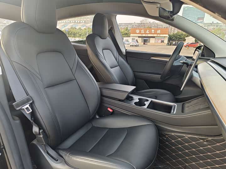 Фото 16 - Tesla Model Y