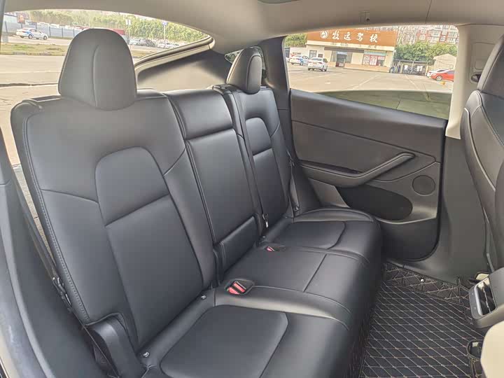 Фото 17 - Tesla Model Y