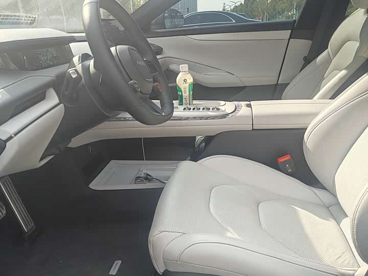 Фото 4 - Xiaomi SU7