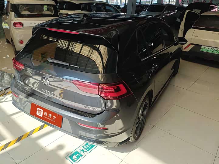 Фото 4 - Volkswagen Golf