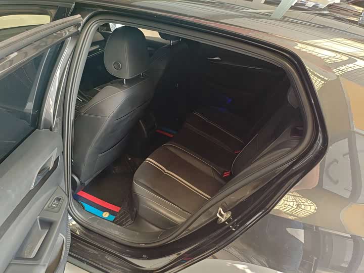 Фото 6 - Volkswagen Golf