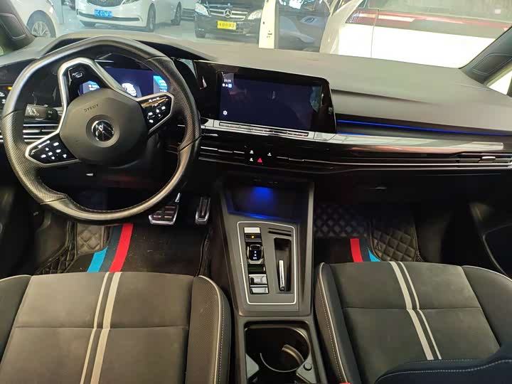 Фото 7 - Volkswagen Golf