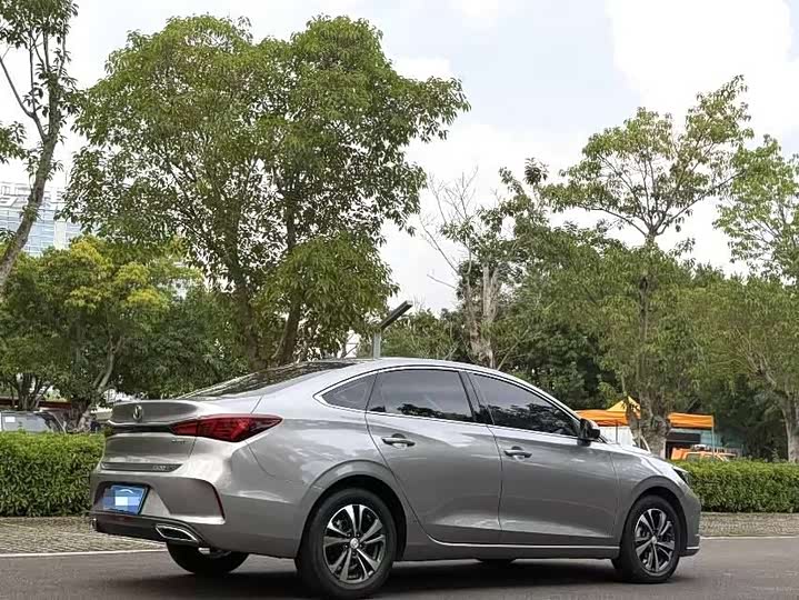 Фото 6 - Changan Eado Plus