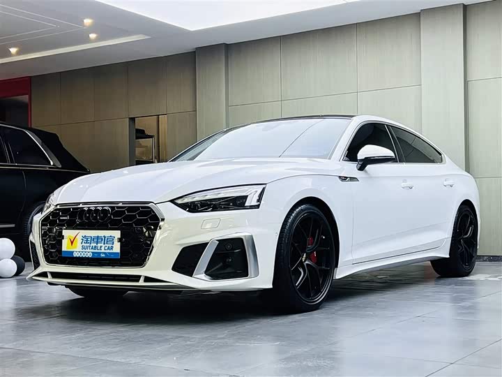 Фото 1 - Audi A5