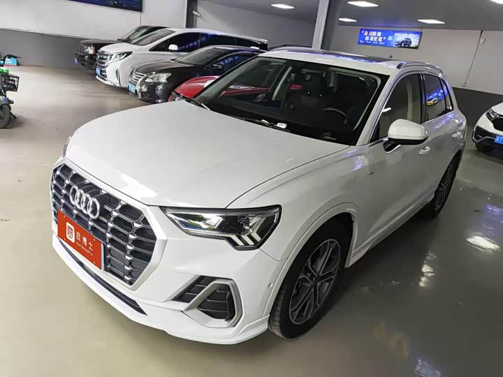 Фото 1 - Audi Q3