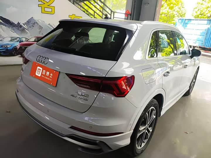 Фото 2 - Audi Q3