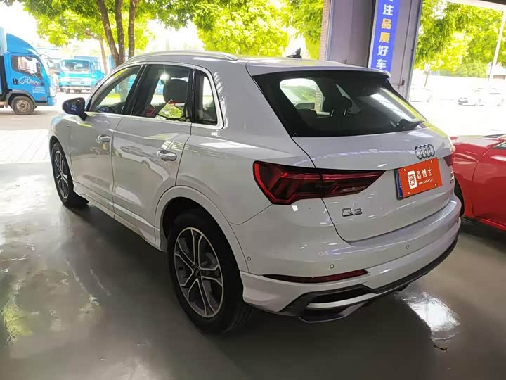 Фото 6 - Audi Q3