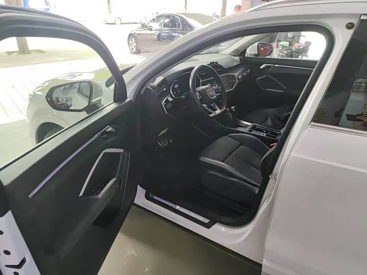 Фото 7 - Audi Q3