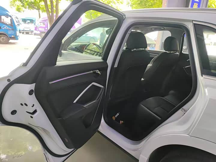 Фото 8 - Audi Q3