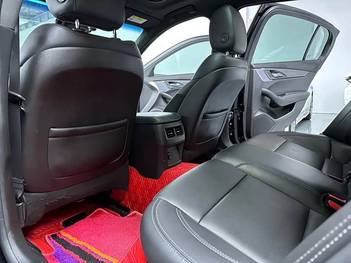 Фото 8 - Cadillac CT5