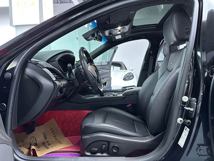 Фото 9 - Cadillac CT5