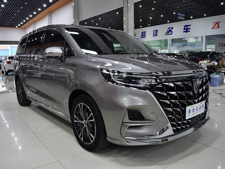Фото 3 - Roewe iMax 8