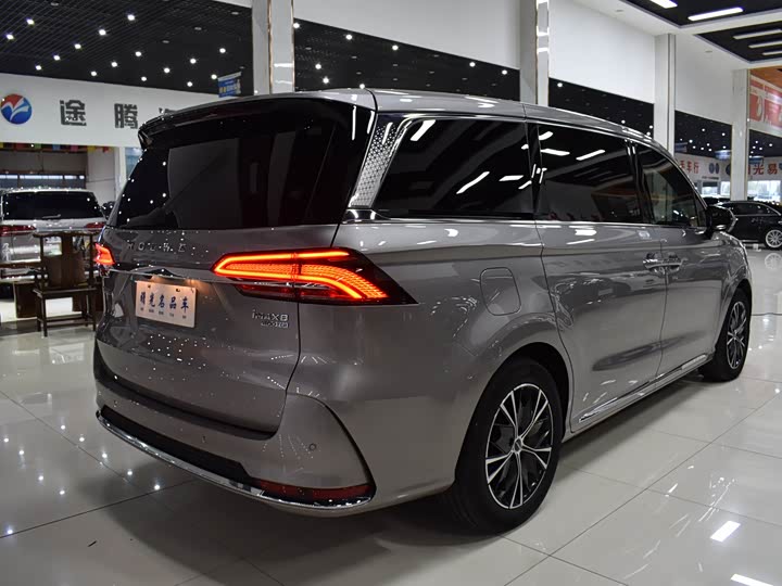 Фото 6 - Roewe iMax 8