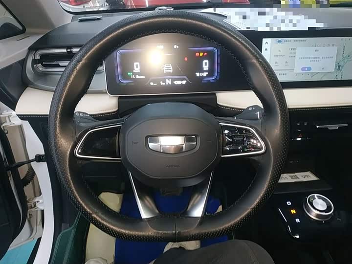 Фото 11 - Geely Geometry E Firefly