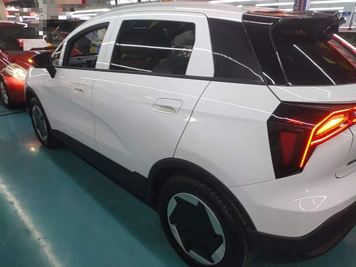 Фото 5 - Geely Geometry E Firefly