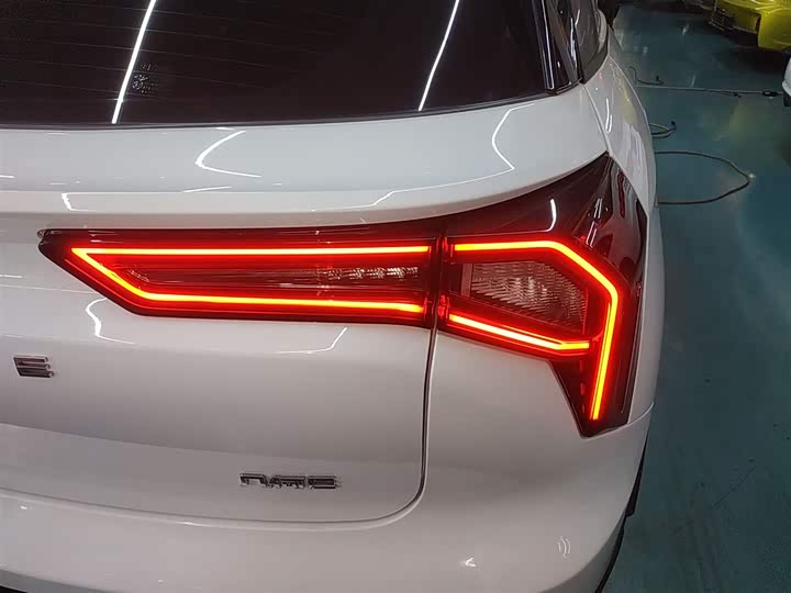 Фото 8 - Geely Geometry E Firefly