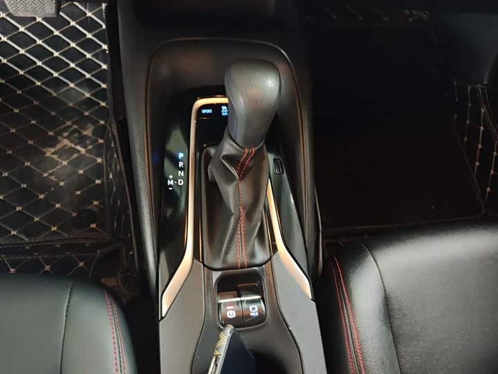 Фото 14 - Toyota Corolla