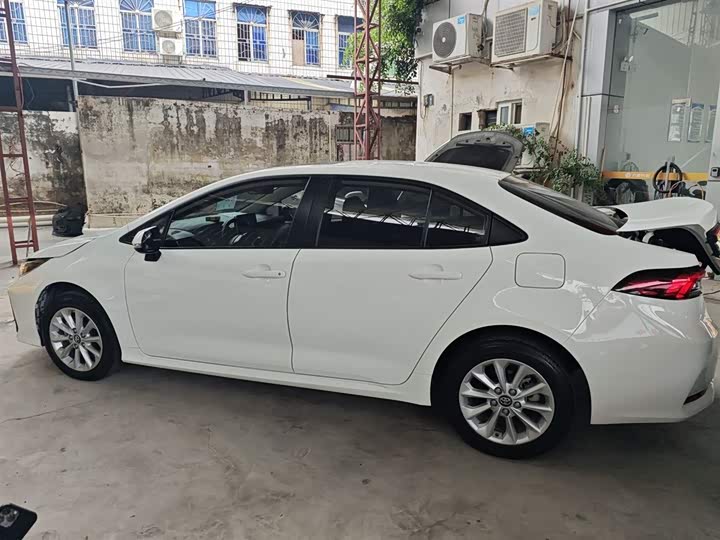 Фото 5 - Toyota Corolla