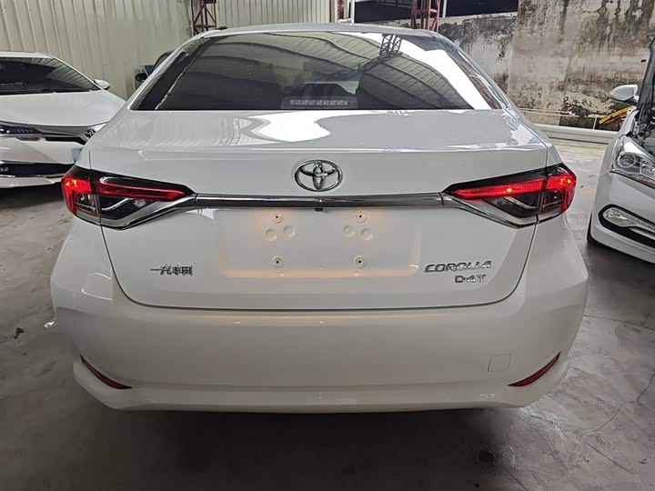 Фото 6 - Toyota Corolla