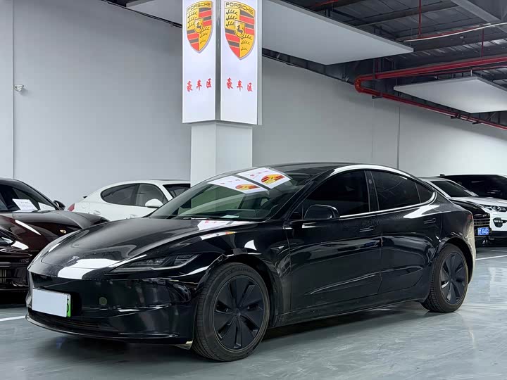 Фото 2 - Tesla Model 3