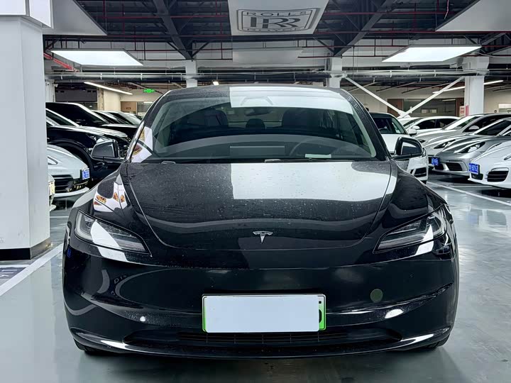 Фото 3 - Tesla Model 3