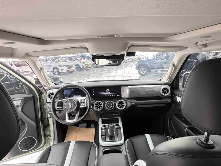 Фото 6 - Tank 300