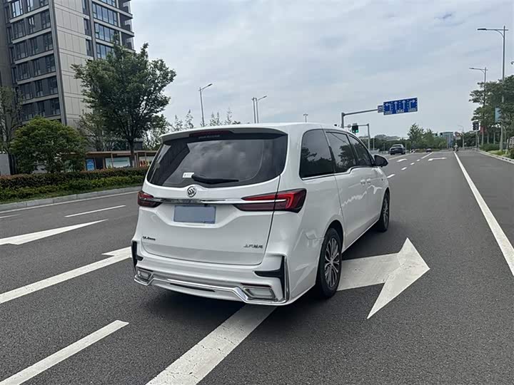 Фото 14 - Buick GL8 ES