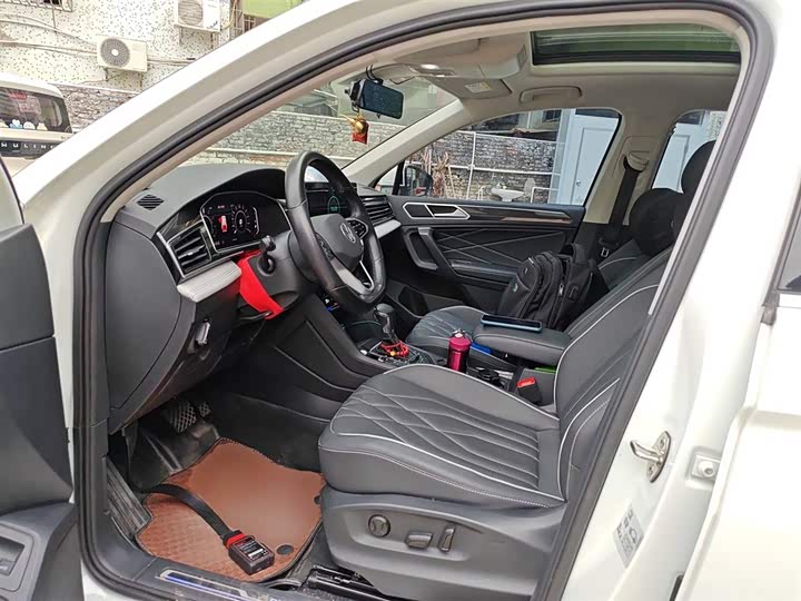 Фото 15 - Volkswagen Tiguan L Hybrid