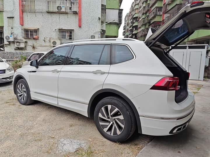 Фото 5 - Volkswagen Tiguan L Hybrid