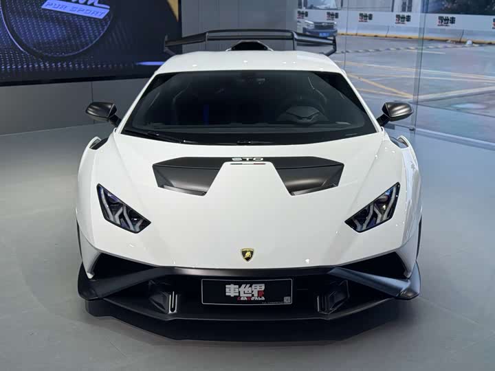 Фото 1 - Lamborghini Huracán
