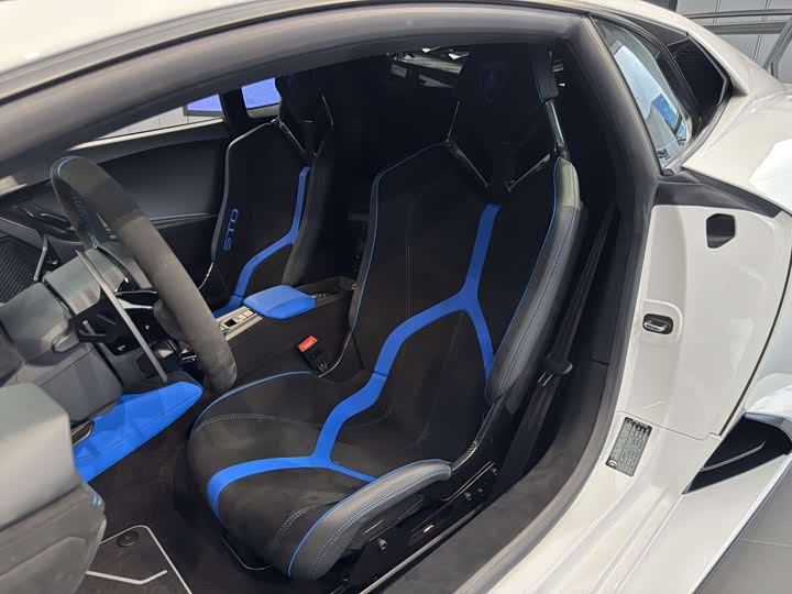 Фото 11 - Lamborghini Huracán