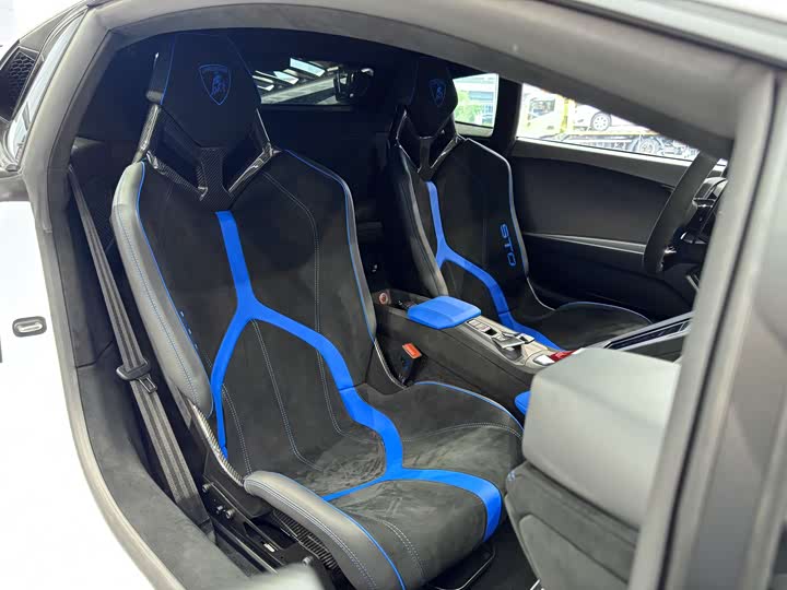 Фото 13 - Lamborghini Huracán