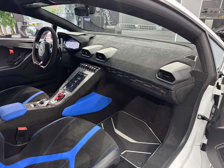 Фото 9 - Lamborghini Huracán