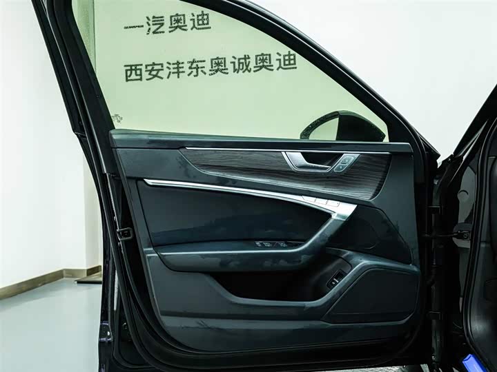 Фото 10 - Audi A6L