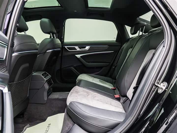 Фото 11 - Audi A6L