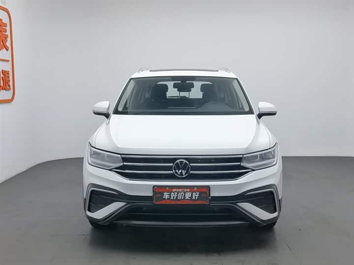 Фото 3 - Volkswagen Tiguan L Pro