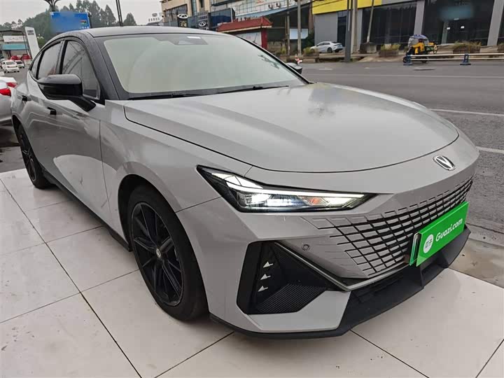 Фото 4 - Changan UNI-V Hybrid