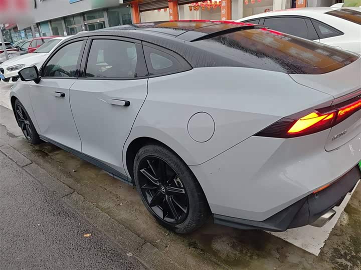 Фото 5 - Changan UNI-V Hybrid