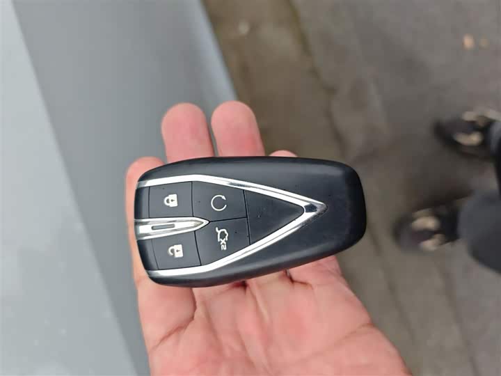 Фото 9 - Changan UNI-V Hybrid