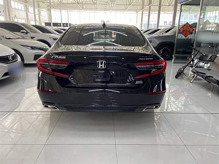 Фото 15 - Honda Accord