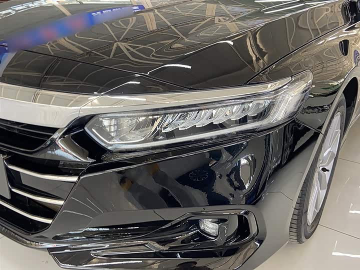 Фото 4 - Honda Accord