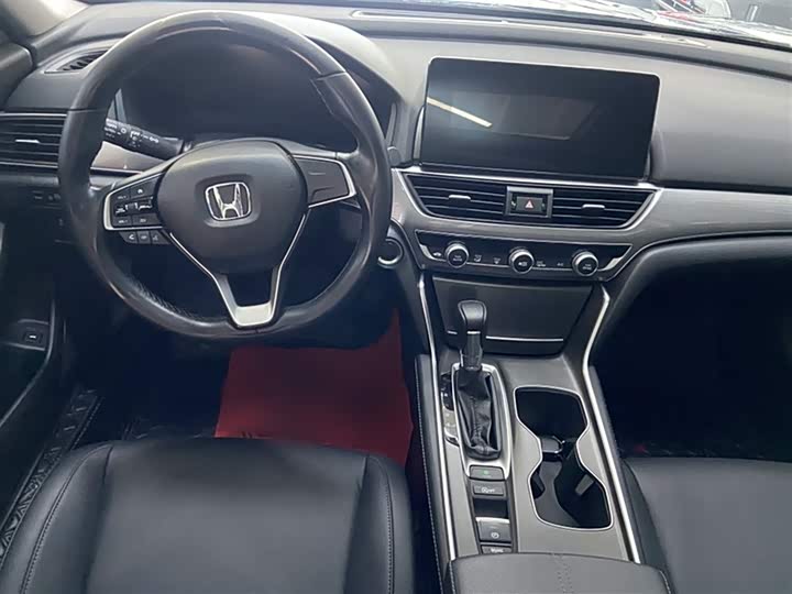 Фото 9 - Honda Accord