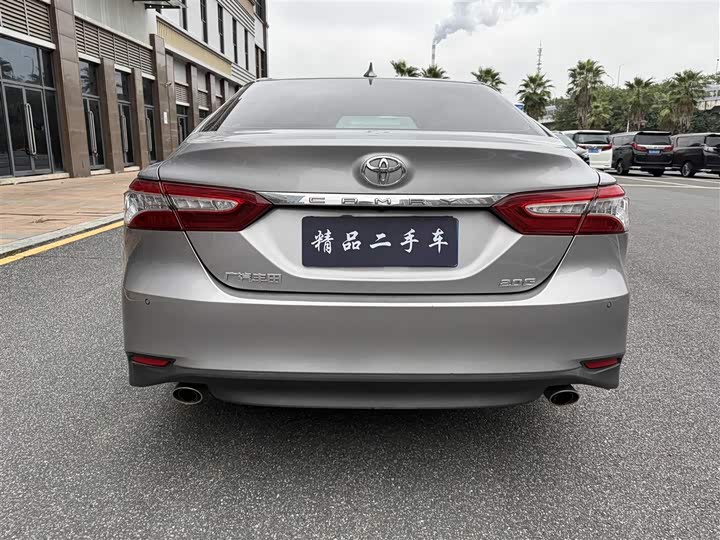 Фото 5 - Toyota Camry