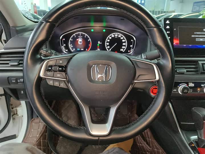 Фото 11 - Honda Accord