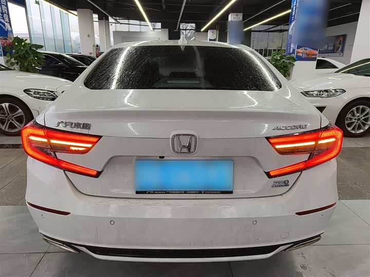 Фото 6 - Honda Accord